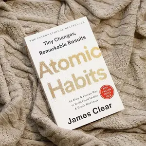 Atomic Habits: An Easy & Proven Way to Build Good Habits & Break Bad Ones