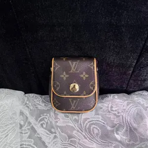 Pre-owned Louis Vuitton leather Crossbody Bags Pre loved LV Mini Pochette Cancun Bag