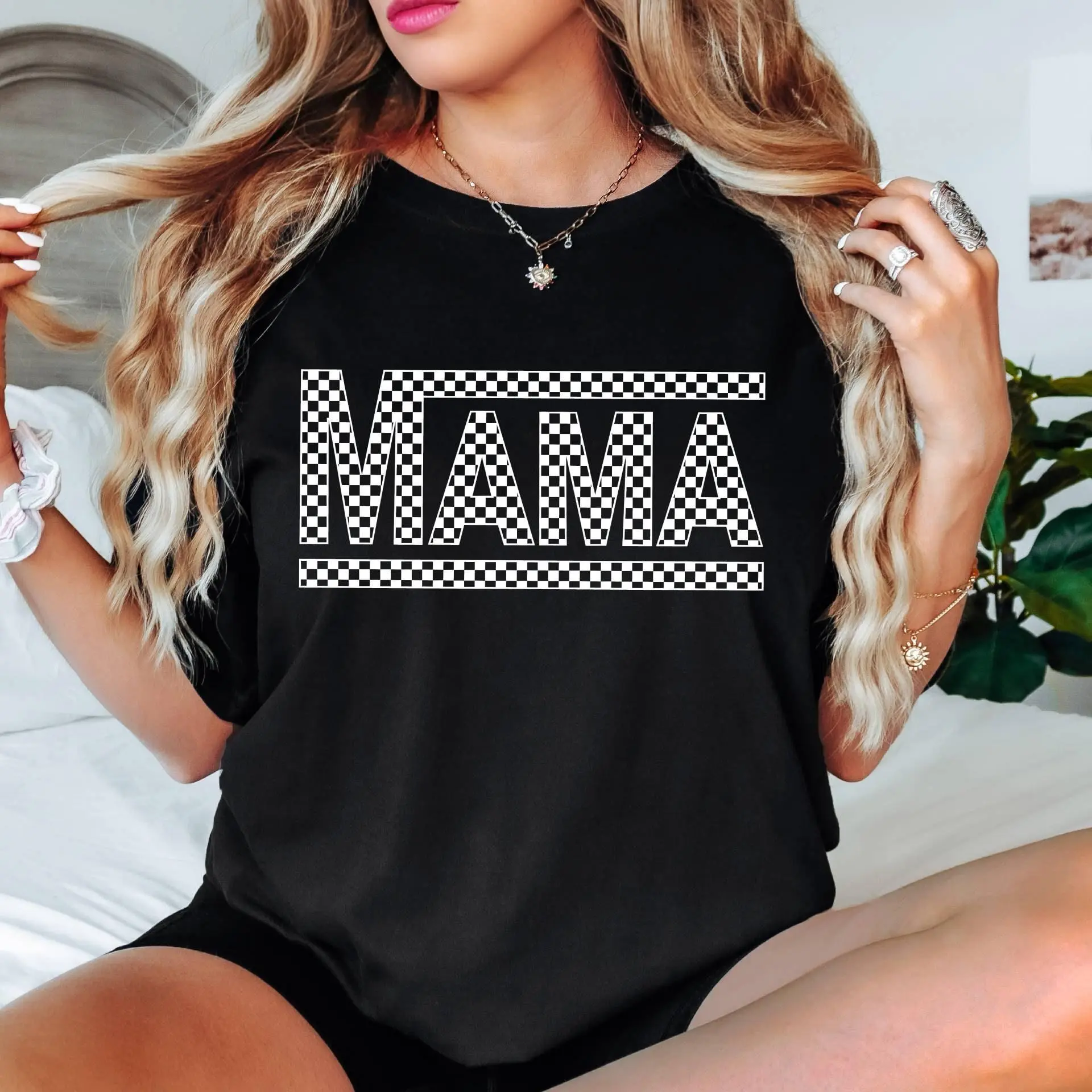 Lady's Oversized Short Sleeve Checkered T-Shirt - Classic Round Neck, Fits Everyday Wear, Mother’s Day Gift for Mom, Sports & Outdoor Women's Top, Shortsleeve