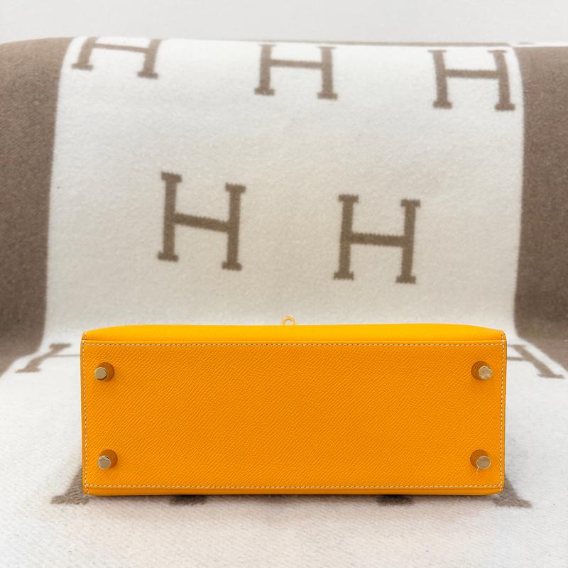 Pre-owned HERMÈS Leather tote bags Hermes Horse Shoe Kelly 25 Epsom 9V Jaune D’or 10 Craie (0429p0)