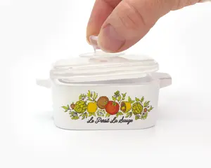 Mini Spice of Life Trinket Box – Corning Ware–Inspired Casserole Mini Spice of Life Trinket Box – Corning Ware–Inspired Casserole