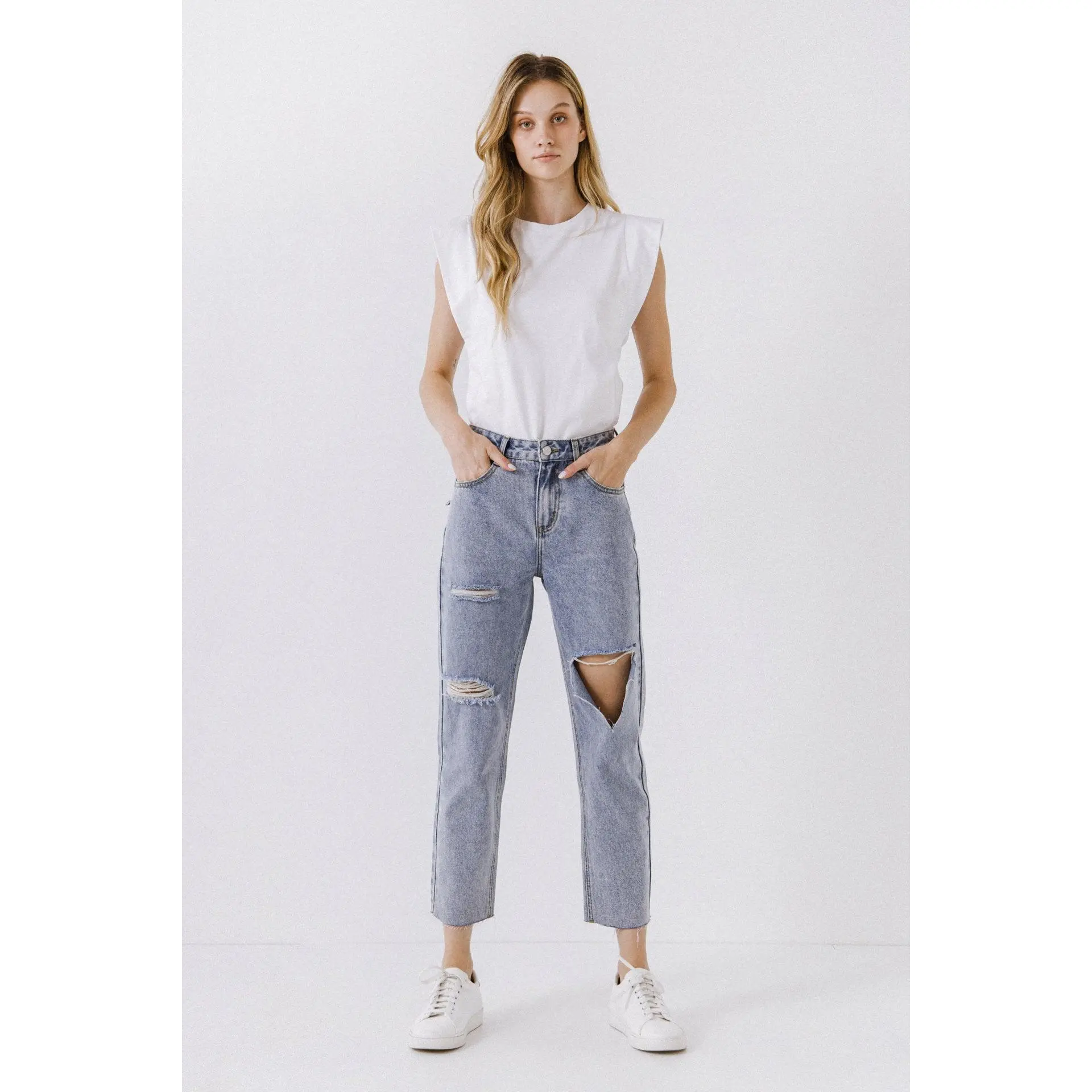 Sleeveless Basic T-Shirt