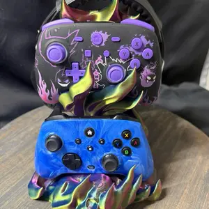 Spellcasters Stash Controller & Headphone holder ! With skulls ! Holds 2 controllers and I set of headphones ! Perfect for Gamers