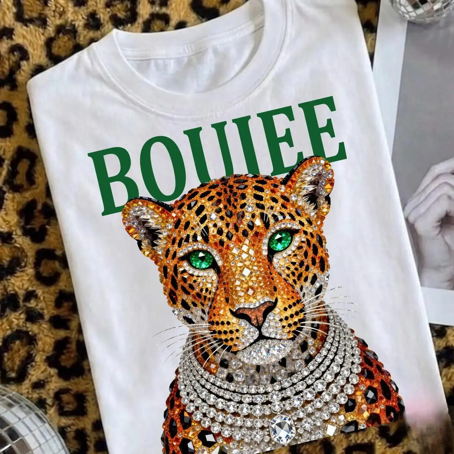 Vintage Leopard Print Shirt, Glam Fashion Graphic Tee, Trendy Animal Print T-Shirt,Boujee Diamond Bling Leopard Head Graphic T-Shirt, Womens White Luxury Aesthetic Short Sleeve, Rhinestone Effect Boujee Leopard Casual Tee, Glam Fashion Top