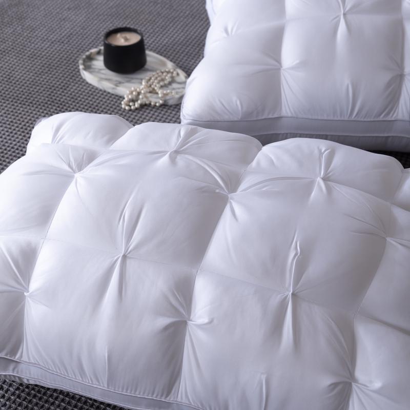 【Buy 1 Get 1 Free】UFIST Hotel Luxury Style Pillow, 17x27 inches 990g, ultra-soft and fluffy pillow core usable in all seasons, deep sleep neck support, hypoallergenic polyester fiber pillowcase, suitable for side sleeping, supine sleeping, prone sleeping