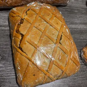 Semita Alta o pacha salvadoreña pineaple or Panela filling sweet bread