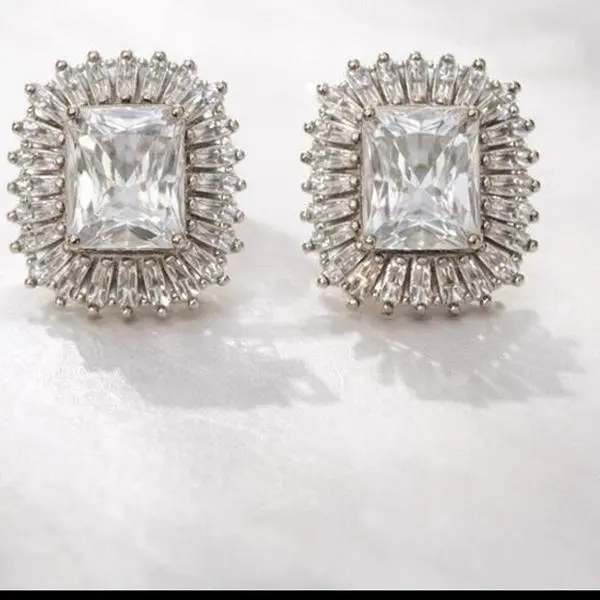 Desire Stud Earring