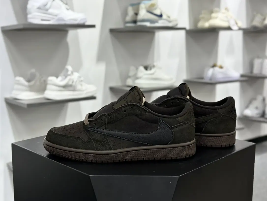 Vintage Dark Tone Suede Leather Low Cut Fashion Sneakers Non Slip Gum Outsole Daily Commute Footwear Brand New Sealed With Full Original Shoe Box