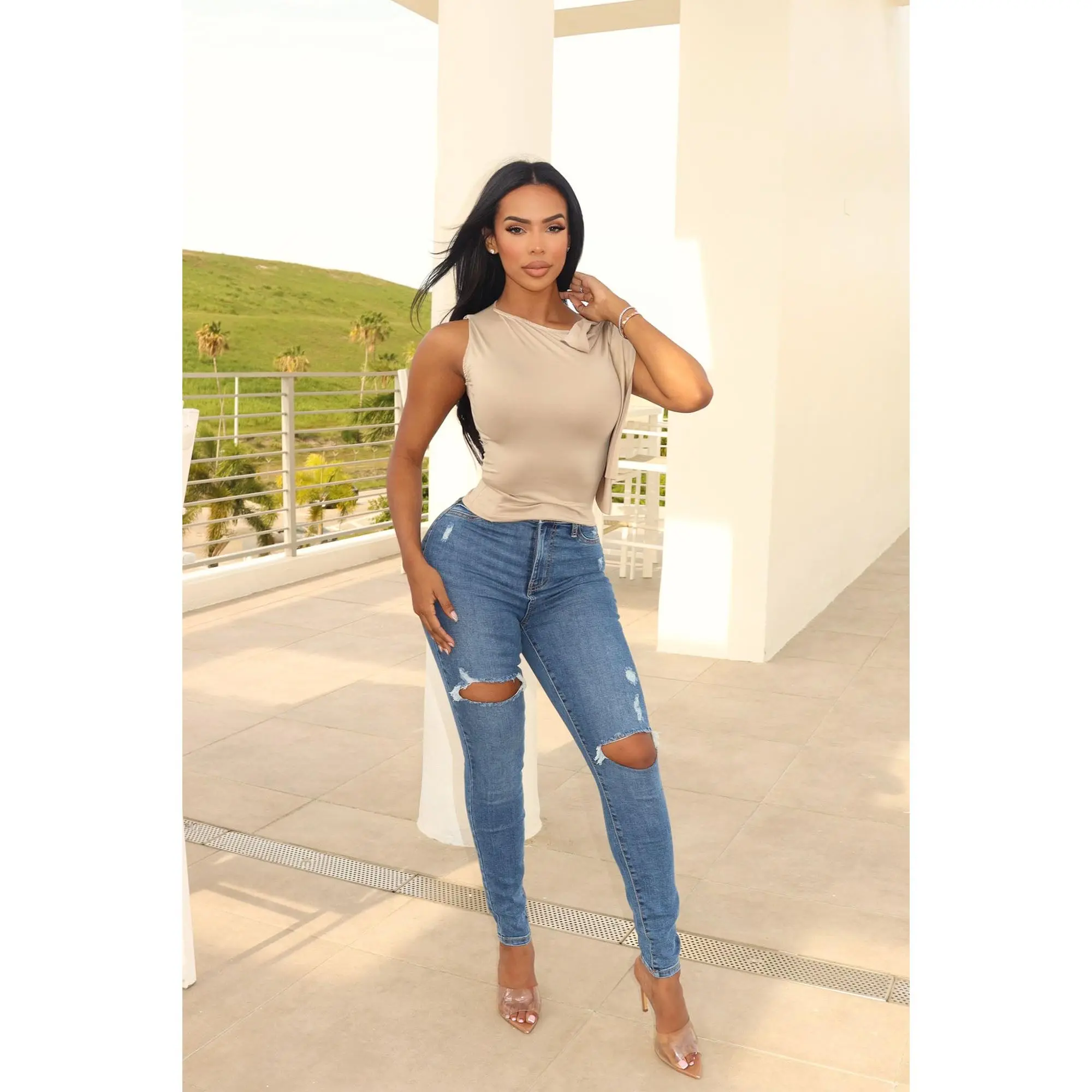 Turn' Heads Booty Lifting Skinny Jeans - Medium Wash