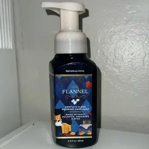 Bath and Body Works Flannel Foaming Hand Soap - Gentle & Clean Cleanser for Soft Hands - Cleansing