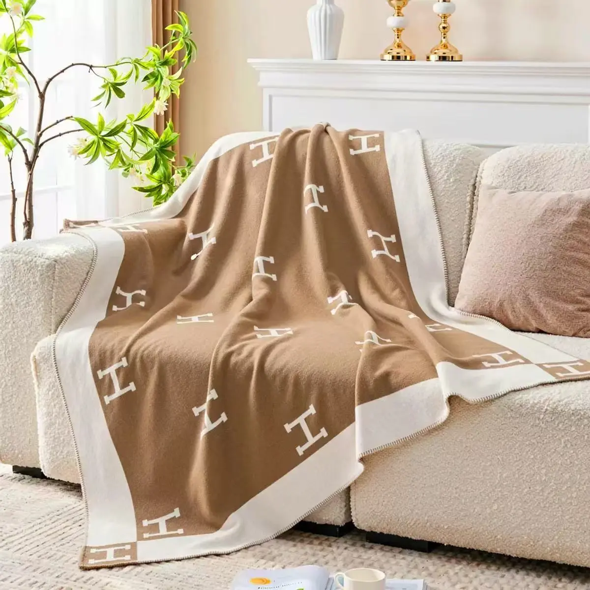 Modern H‑shaped throw blanket with geometric design, suitable for sofa and living room; warm and comfortable blanket for home decor, casual and everyday use; decorative sofa throw, 51 x 70 inches gift wife