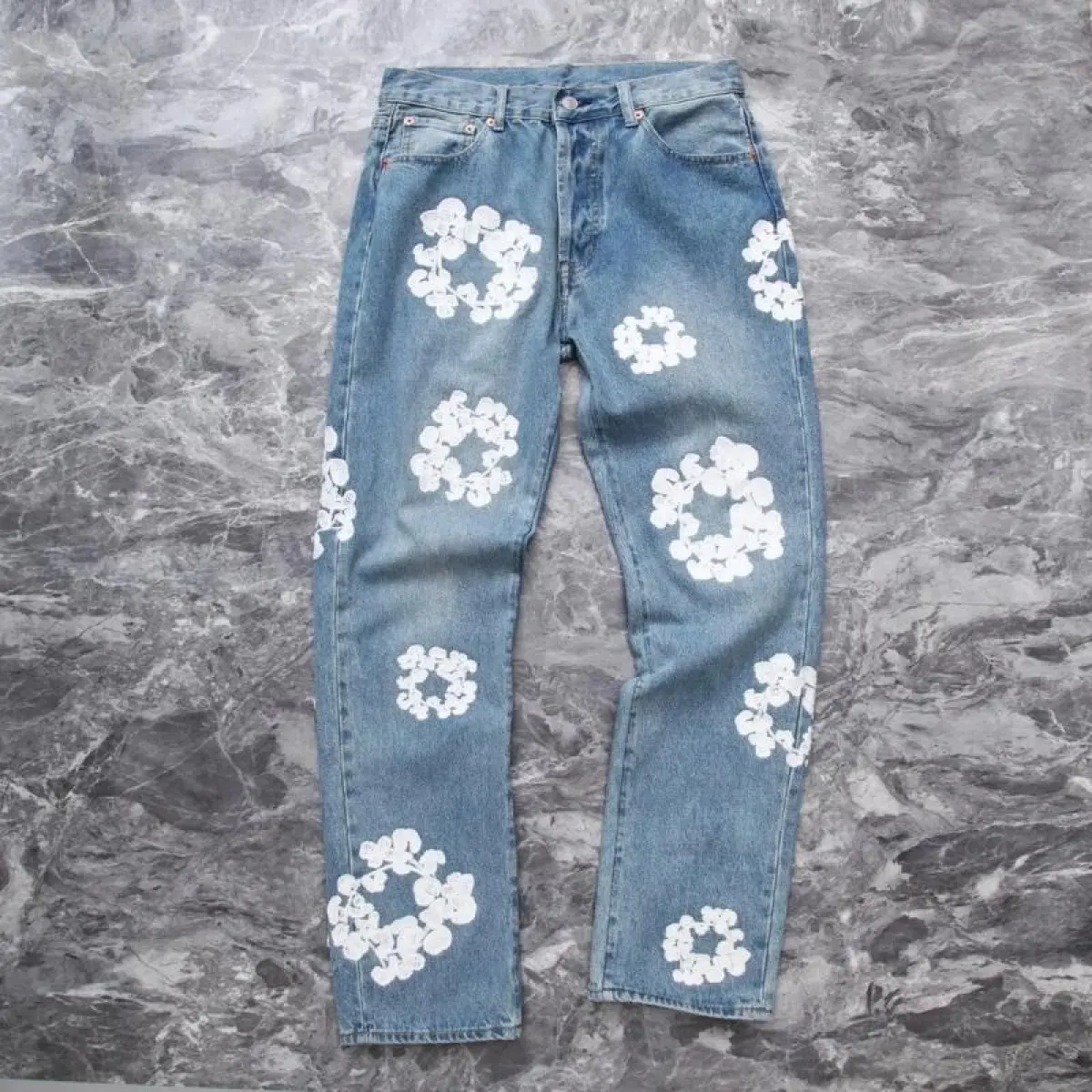 Embroidered Kapok Loose Straight Leg Casual Men's and Women's Jeans, Fashion Couple Pants, Piece, EverydayEssential, ComfortableFit, BasicStaple, ModernClassic, TrendyLook, SmartCasual put together wardrobe staple