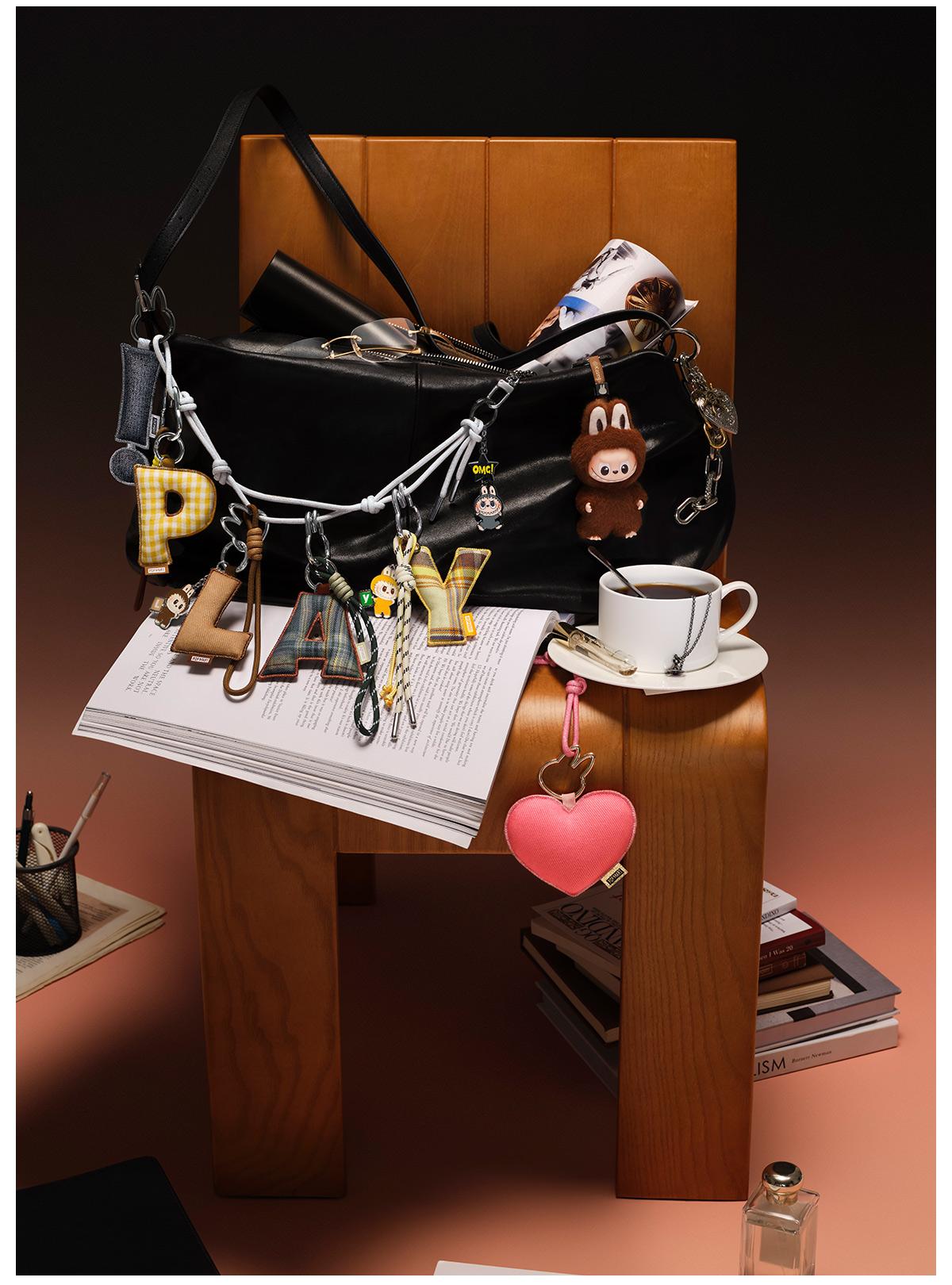 unboxing - THE MONSTERS Pin for Love Series- Letter Pendant Blind Box (A-M)