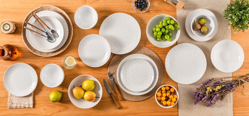 MALACASA 16 Pieces Stoneware Tableware, White/Blue Embossed Delicate Dinnerware Set for 4 People, Plate and Bowl Set in Cinquefoils/Honeycomb Patterns for Kitchen Lovers Winter Holiday