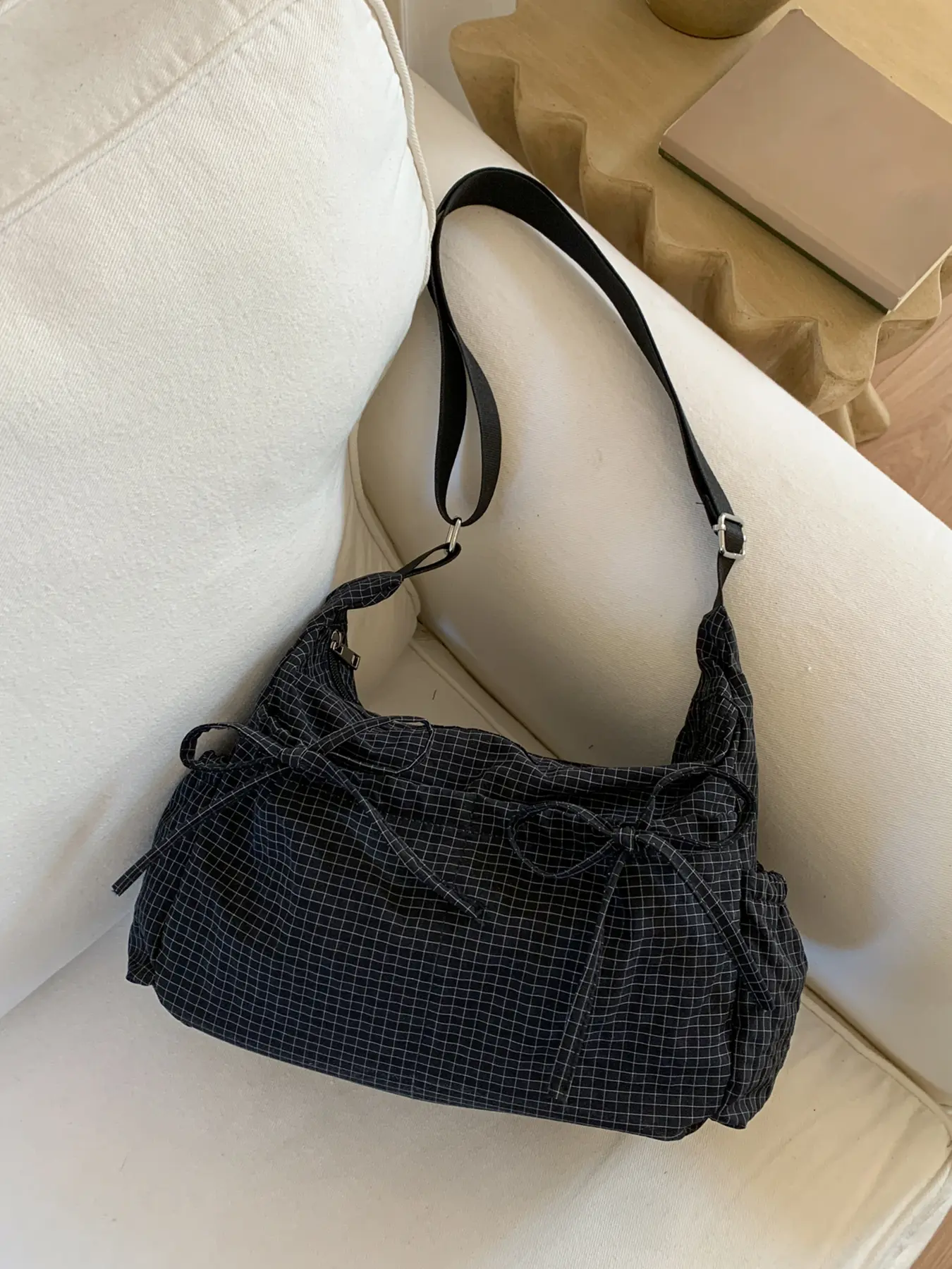 niche  sweet  cool  stylish  simple, versatile one-shoulder messenger bag, shoulder strap messenger bag with adjustable personality, retro plaid one-shoulder underarm bag, casual and everyday  suitable for shopping and dating, Casual Crossbody Bag, etc.