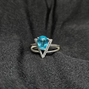 V-Shaped Blue Teardrop Crystal Ring in Silver