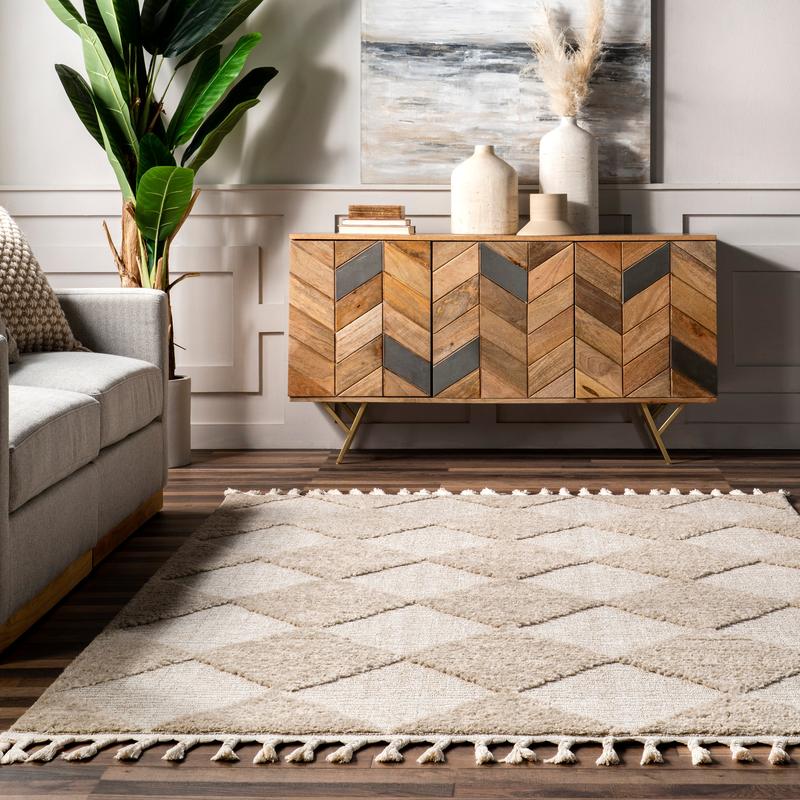 Marissa High/Low Diamond Tassel Area Rug