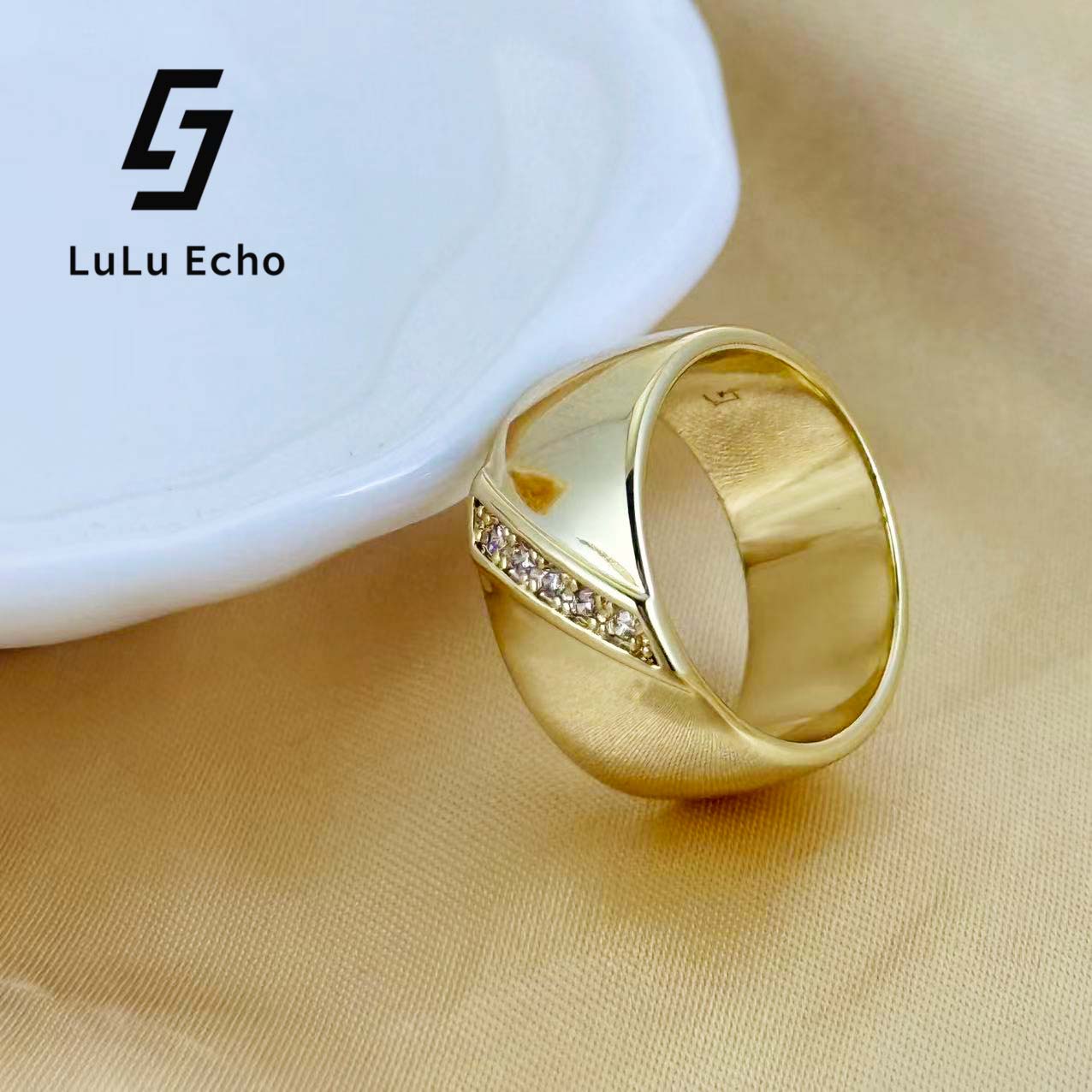 LuLuEcho 14K Gold Plated Men's Ring - Modern Geometric Style, Suitable for Casual and Formal Occasions, Durable Stainless Steel Material for Weddings, Offices, Party Accessories. Luxurious Men's Accessories, High-Quality Textured Surface Treatment,