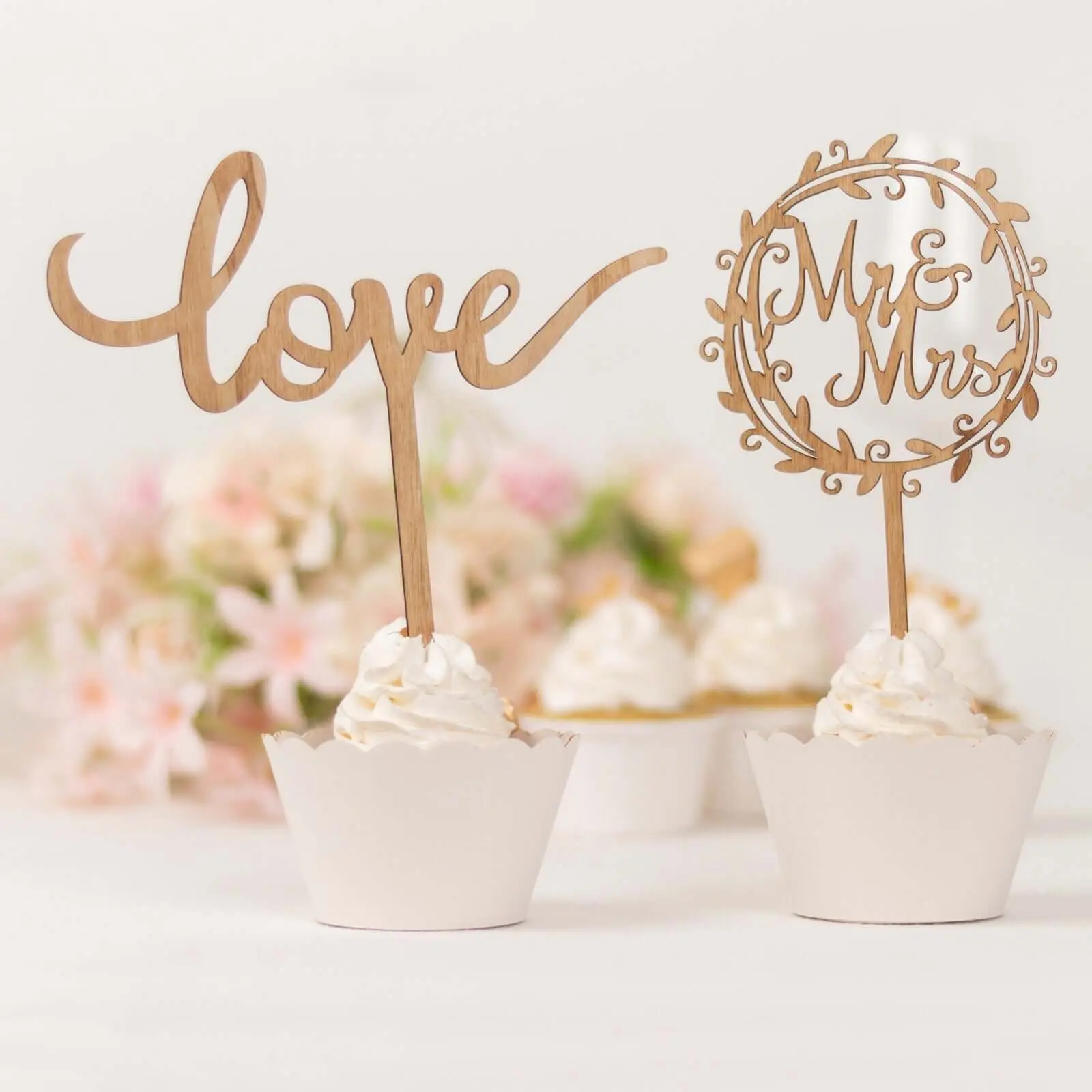2-Piece Wooden Cake Toppers Set - Mr & Mrs Love Design, Natural Rustic Bride and Groom Wedding Topper for Cake Decorating, Food Decoration, Boho-Themed Parties, Baby Shower, Bride And Groom Wedding Cake Topper, Couple
