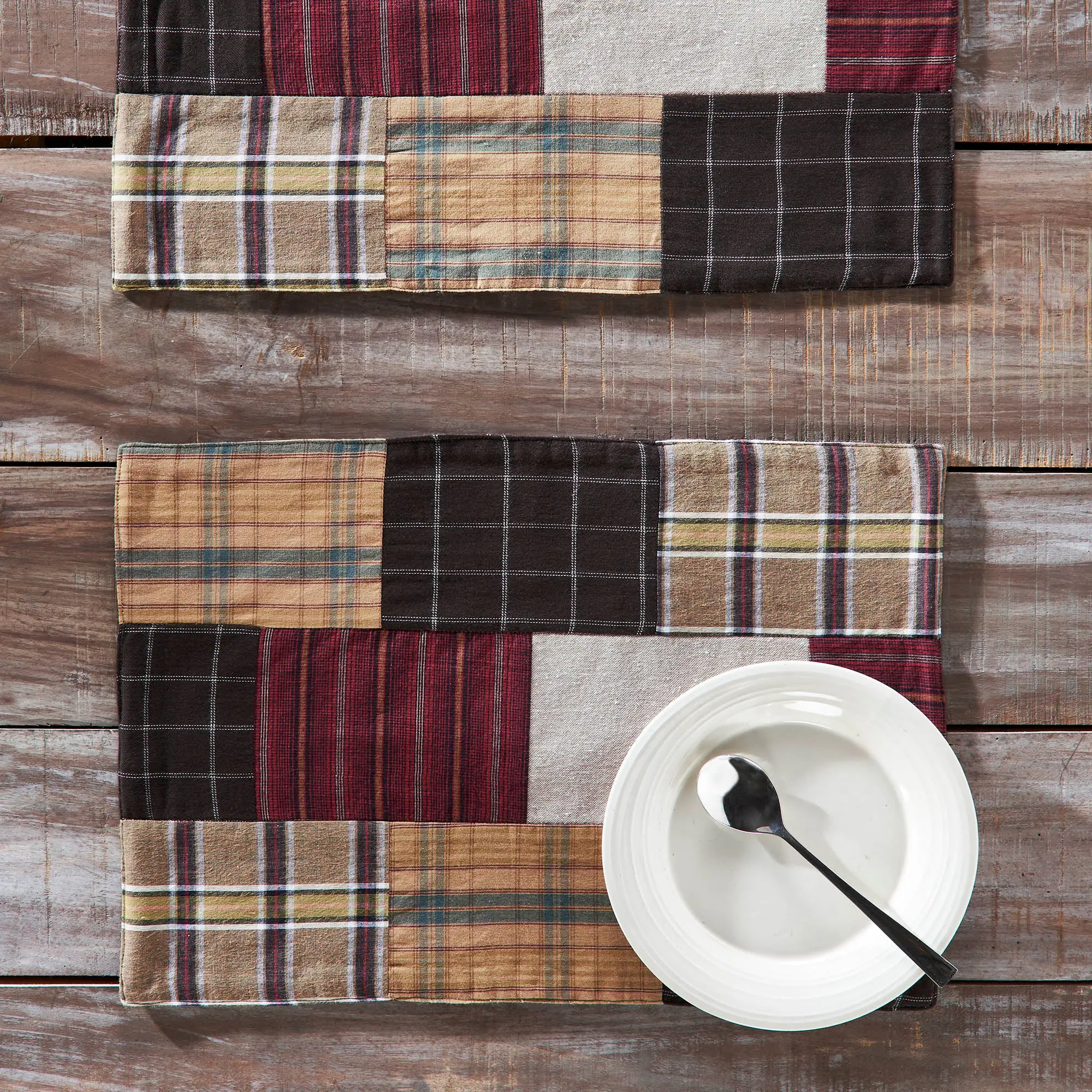 Wattsyn Classic Oval Quilted Placemats - Set of 2, Kitchen Decorative Tableware for Indoor Use, Kitchen Decorative Placemat, Rectangular