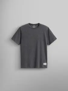 ESSENTIAL TEE (STORE #3)