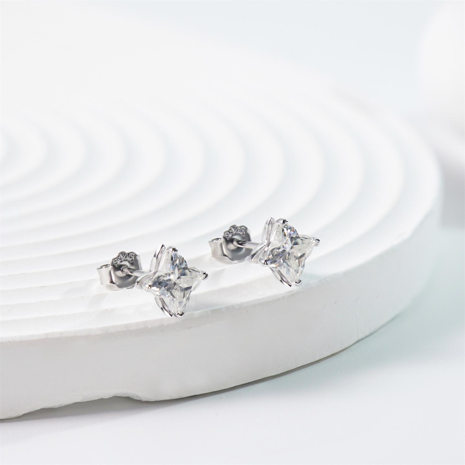 Delzzad Solitaire Lily Bulb Clover Stud Earrings Lab-Created Moissanite Stud Earring S925 Sterling Silver Moissanite Jewelry Perfect Birthday Christmas Gift for Men Women Wedding Set Delzzad Solitaire Lily Bulb Clover Stud Earrings Lab-Created Moissanite Stud Earring S925 Sterling Silver Moissanite Jewelry Perfect Birthday Christmas Gift for Men Women Wedding Set