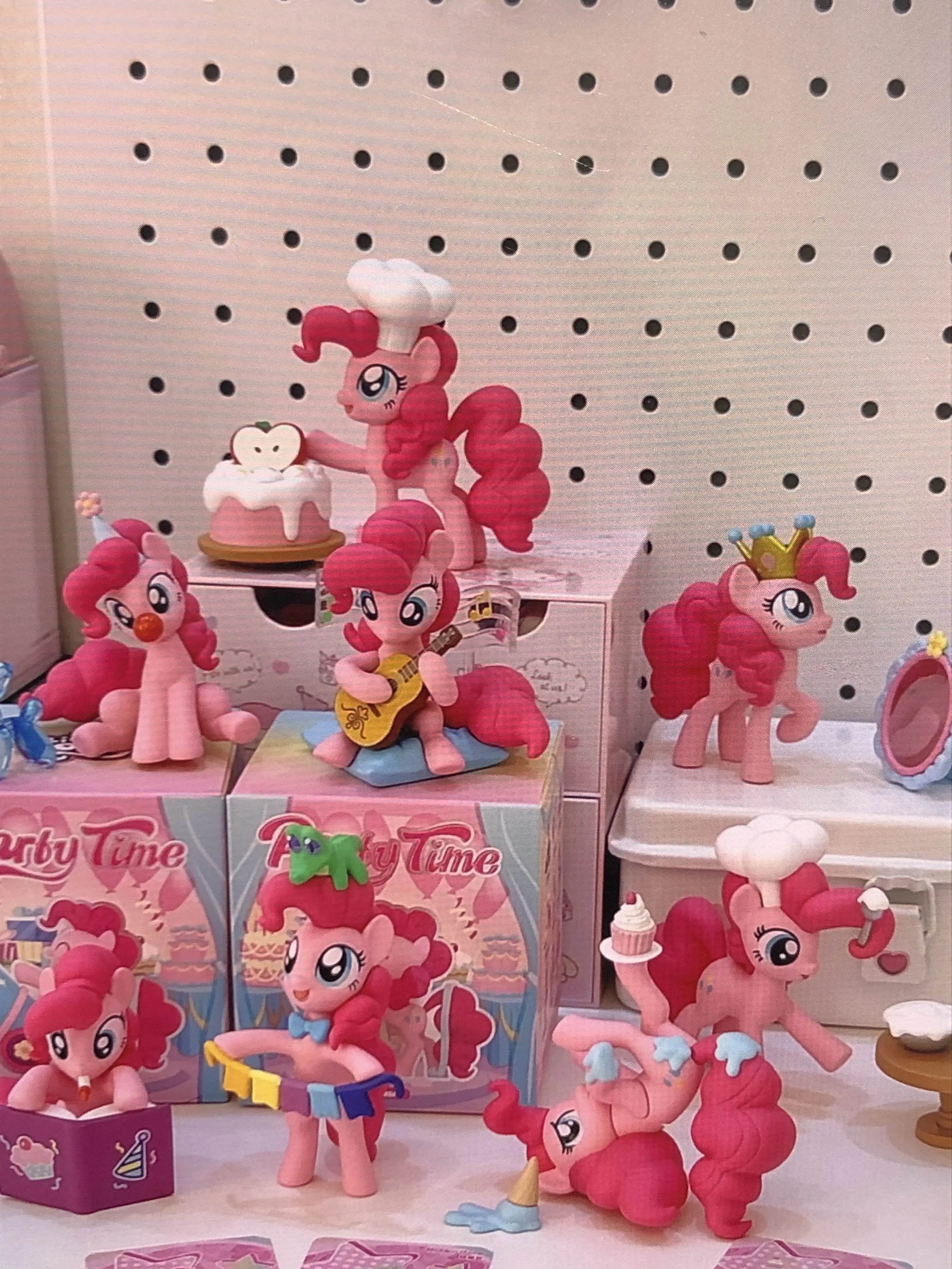 FUNISM My Little Pony Pinkie Pie Blind Box Figurine - Officially Licensed by My Little Pony, Party Time, Music & Food Themed Birthday Collectible, Blind Boxseries, Surprise Pack with Gummies & Cup, Random