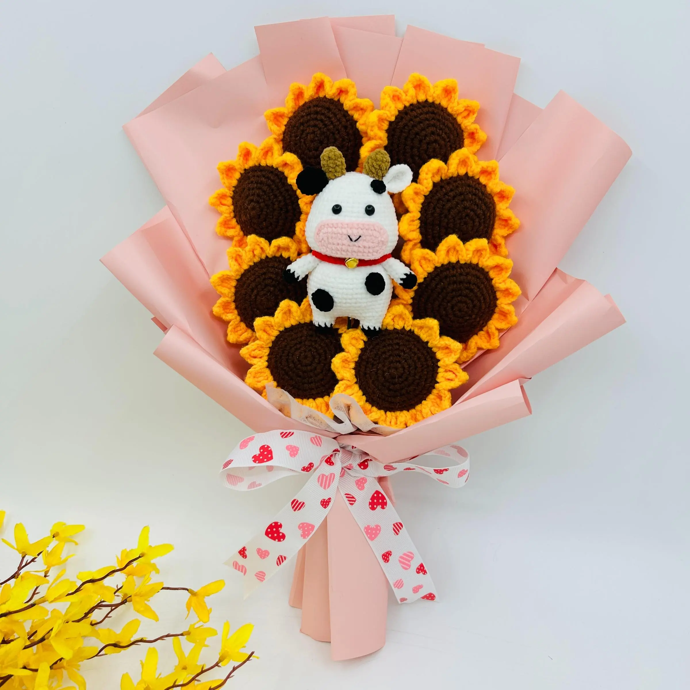 Crochet Sunflower Bouquet, Cute Cow Design Knitting Flower Bouquet, Decorative Flower for Home Party Wedding Anniversary Festival, Fruit, Handmade Crochet Bouquet, Decoration Bouquet, Crochet Flowers Bouquet, Crocheted Bouquet