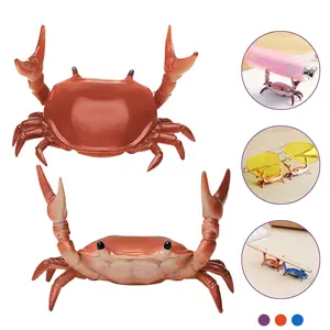 Realistic Crab Pen Holder Crab Statue Office Home Decor Ornament for Pens Weightlifting Crabs Pen Holder Stand Bracket Storage Pen Rack for Back to School Graduation Gift Office Home Store Accessories Holder