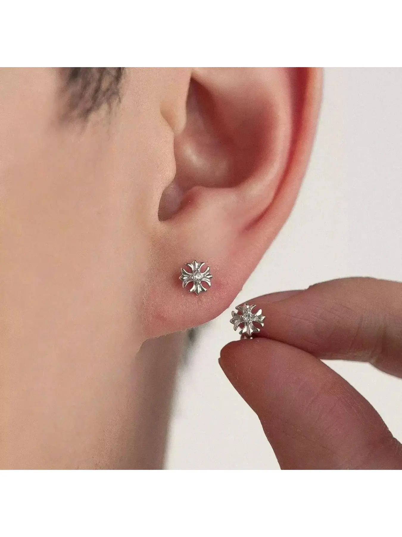 New cross ear piercing small stud earrings for female students, minimalist design, lightweight luxury earrings, new popular style ear accessories, Trendy Jewelry, Minimalist Fashion Jewelry