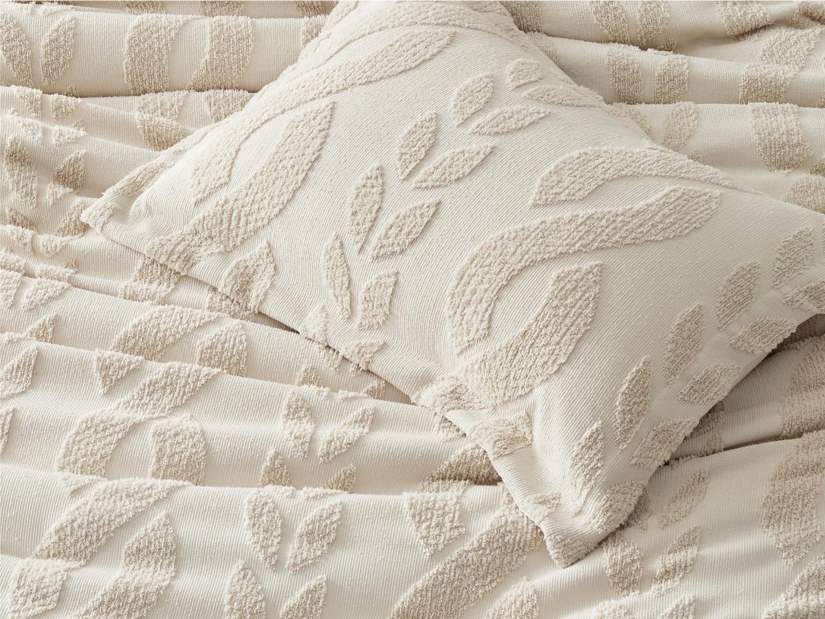 【Spring Glow Up】Bedsure 3- Pieces  Comforter Set,Boho Tufted Bed Set, Checkered Farmhouse Shabby Chic Bedding, 1 Plaid Geometric Comforter and 2 Pillow Shams