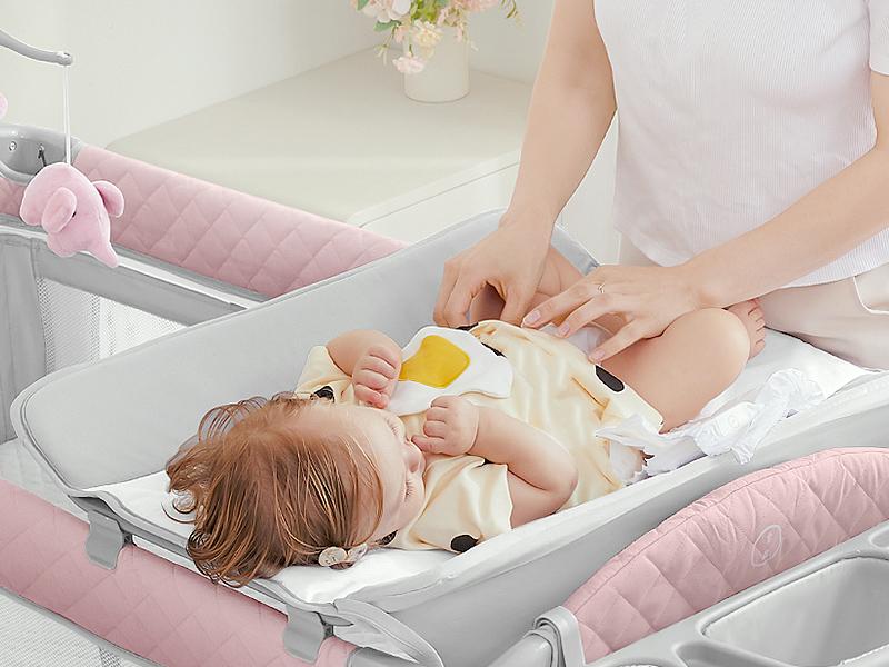 Baby Bassinet & Bedside Sleeper, Portable Baby Crib for Newborns and Infants, Foldable Playard with Mattress, Diaper Changer, Music Mobile for Nursery
