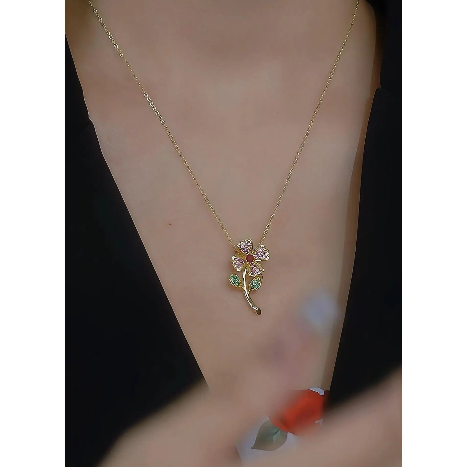 Women's Minimalist Floral Design Lily Flower Necklace, Casual Crafted-to-Last Plated Alloy Jewelry with Colorful Zircon Pendant, Everyday Elegant Gift