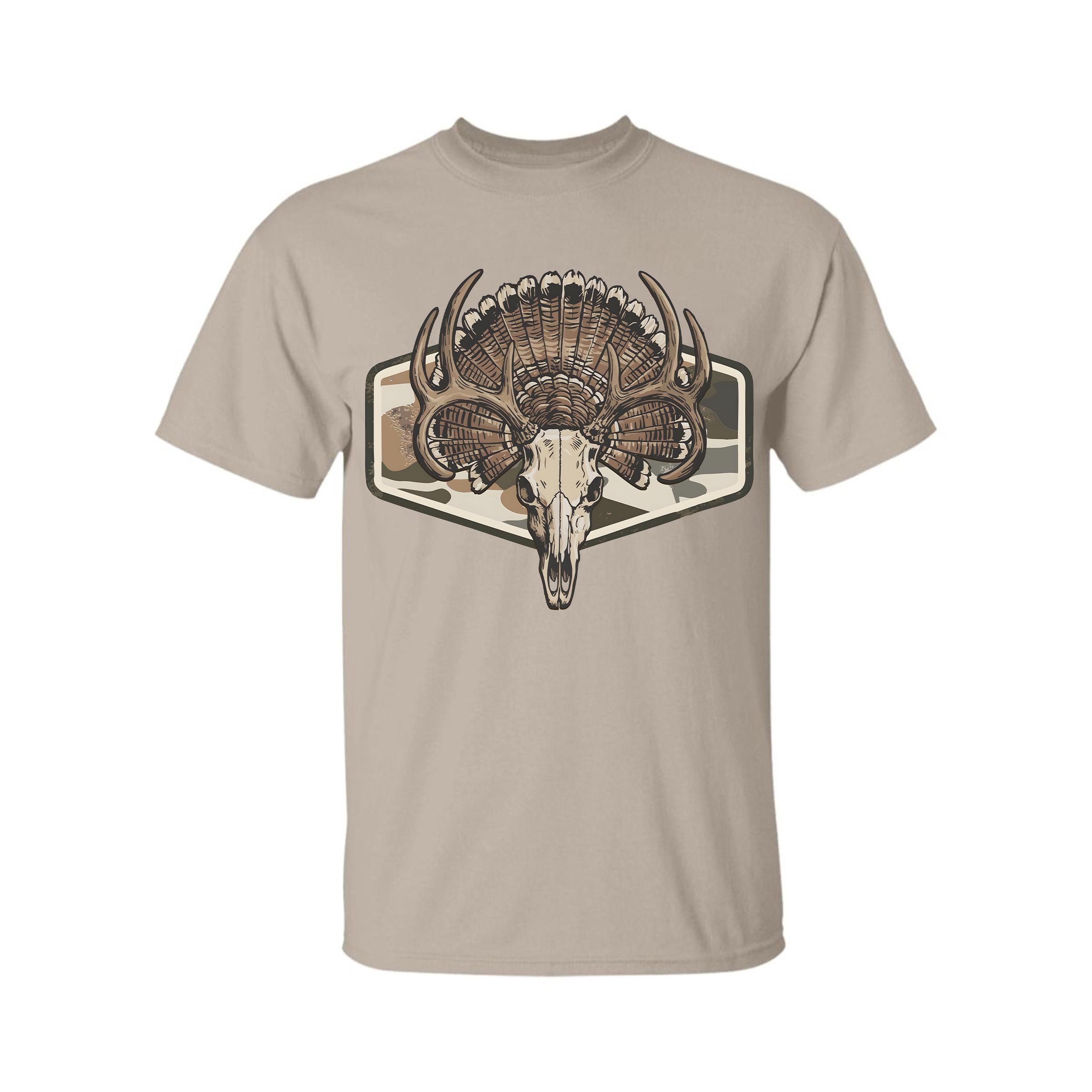 T-shirts printed with deer and turkey hunting images, camouflage t-shirts with deer antler patterns, pullovers for outdoor sports enthusiasts, cotton t-shirts for men and women.