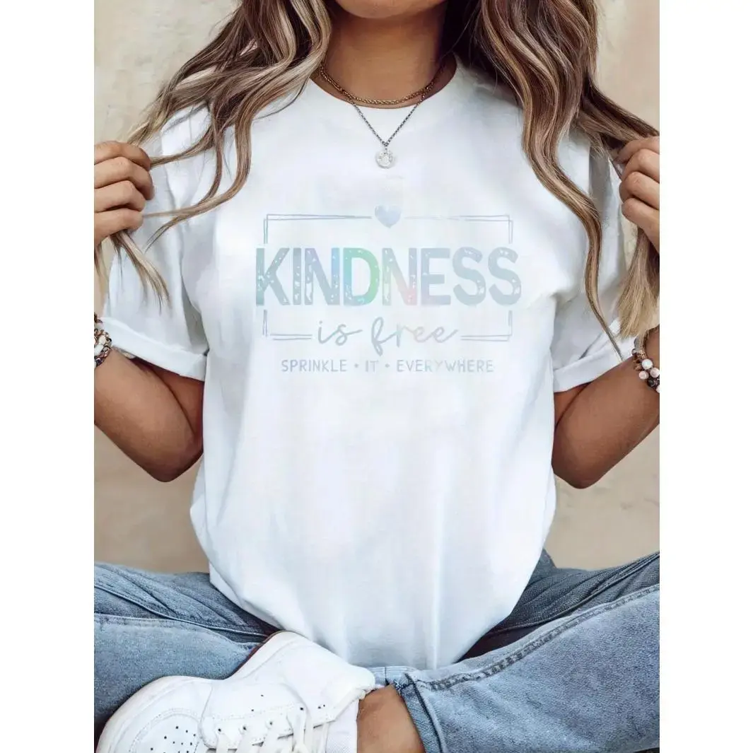 Fashionable women's retro print round-neck short-sleeve T-shirt with the message "Kindness is free, spread it everywhere." Suitable for casual daily wear, a Mother's Day gift for mom