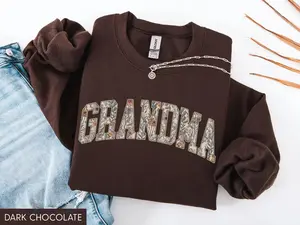 Grandma Sweatshirt, Floral Grandma Sweatshirt, Grandma Crewneck, Grandma Sweater, Gift for Grandma, First Time Grandma Gift, Grandma Floral - EVA RAMOS