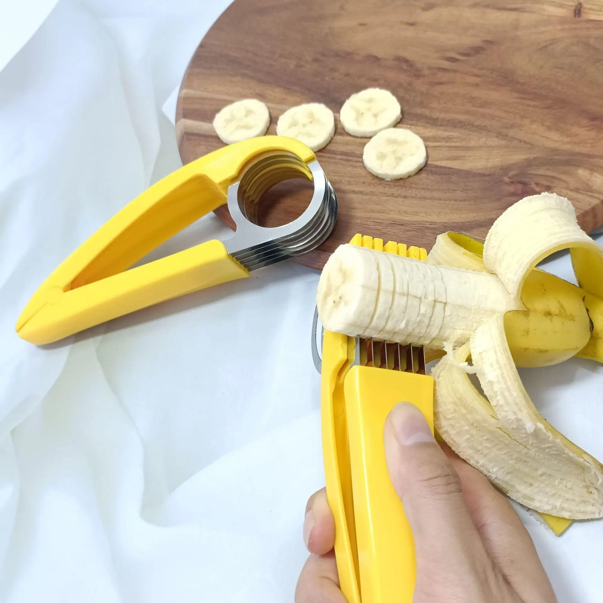 1PCS Stainless Steel Banana Slicer – Durable Fruit Tool, Easy-Clean Lightweight Hand Utensil for Fruit Platters & Salad Making, Multi-Purpose Kitchen Cutting Accessory, Perfect for Daily Food Prep, Yellow, Essential Gadget for Healthy Eating