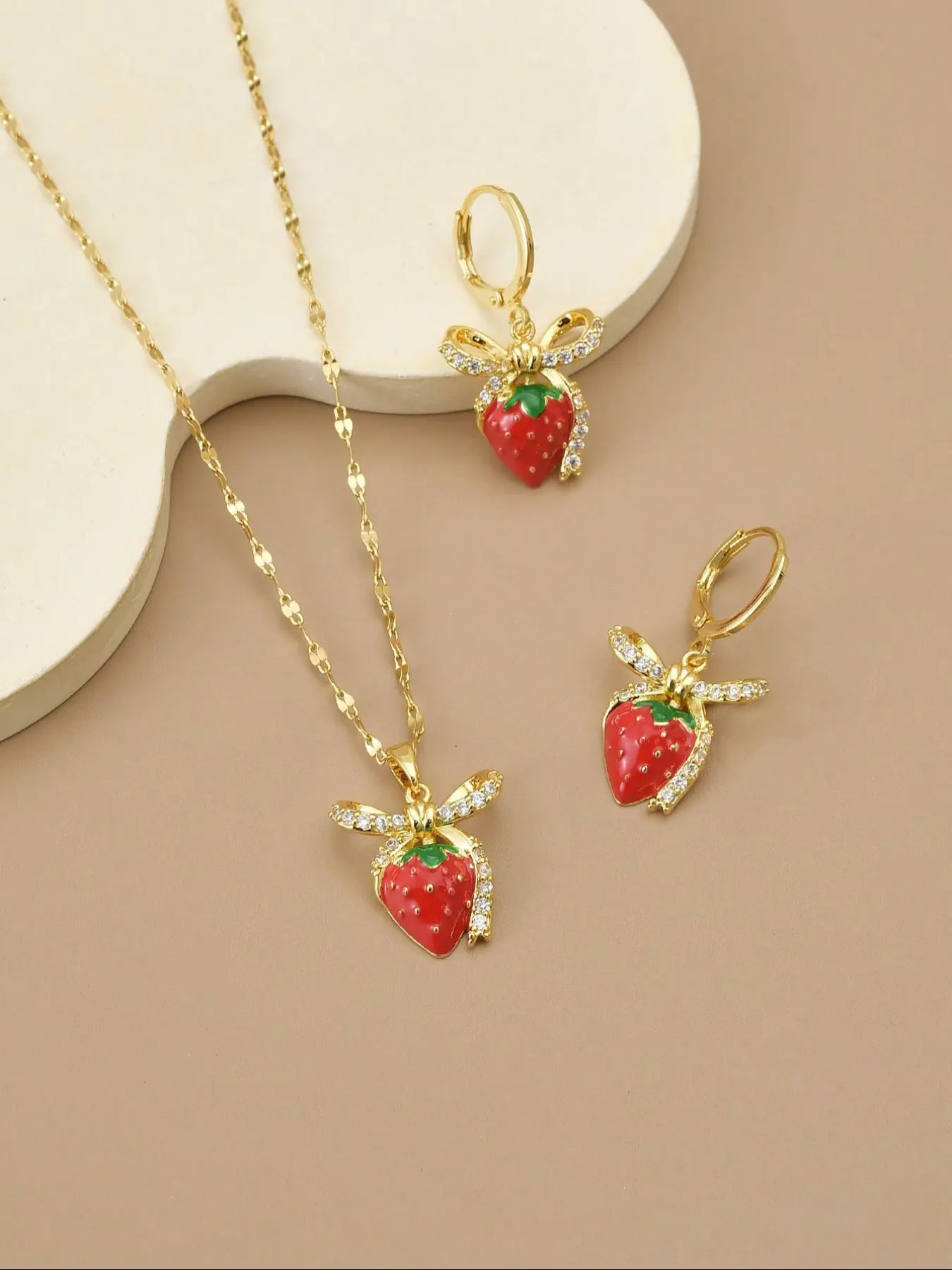 Elegant Strawberry Matching Jewelry Set for Women, Cute Jewelry, Necklace and Earring Set, Includes Stainless Steel Necklace & Earrings, Perfect Gift for Her, Fashionable Accessories