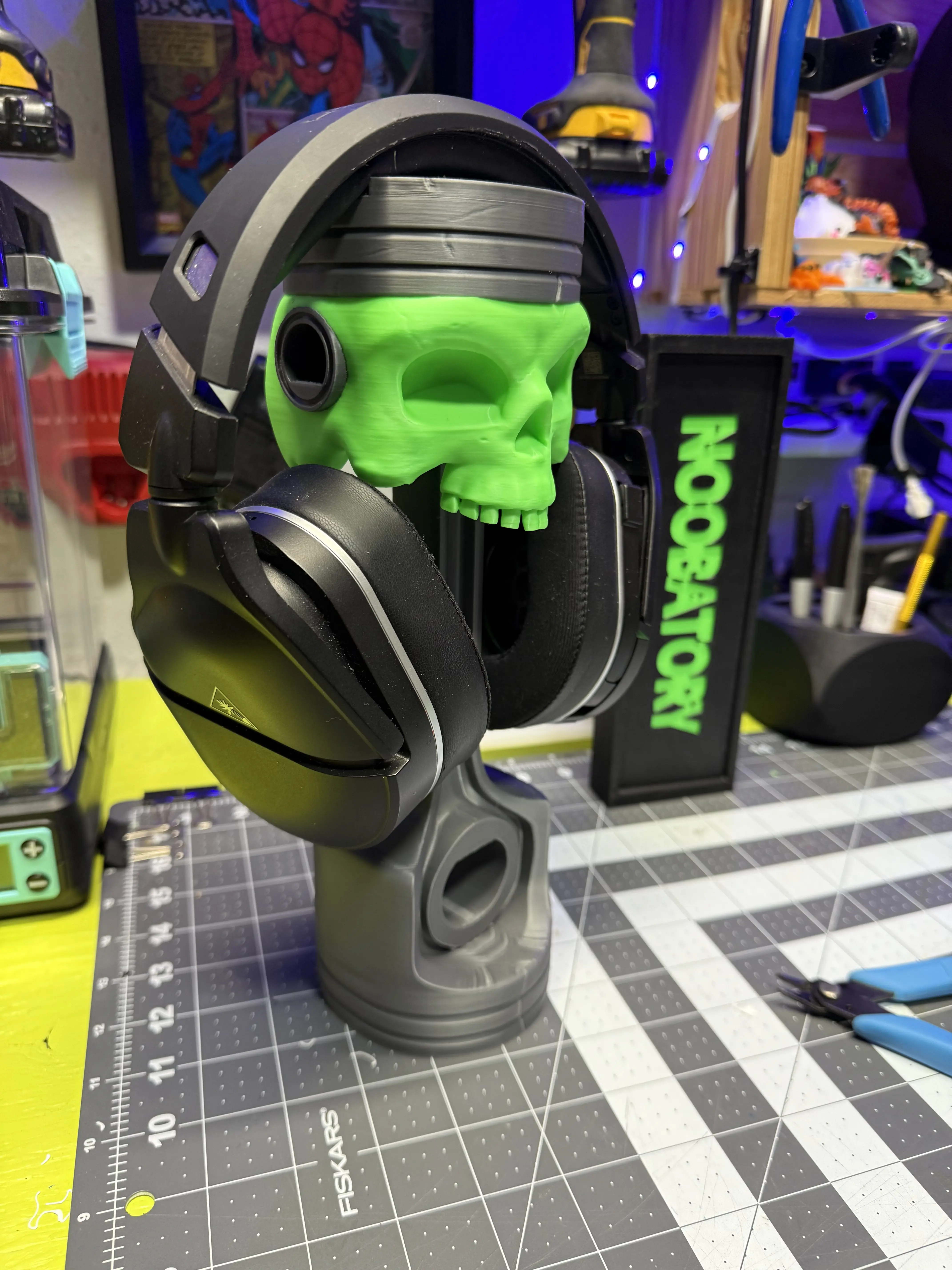 Skull Piston Headphone Holder 10.75"x3.75" Great for your gaming station