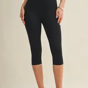 Kimberly Black Capri Leggings | Bottom | Minimalist|  Basic| Womenswear