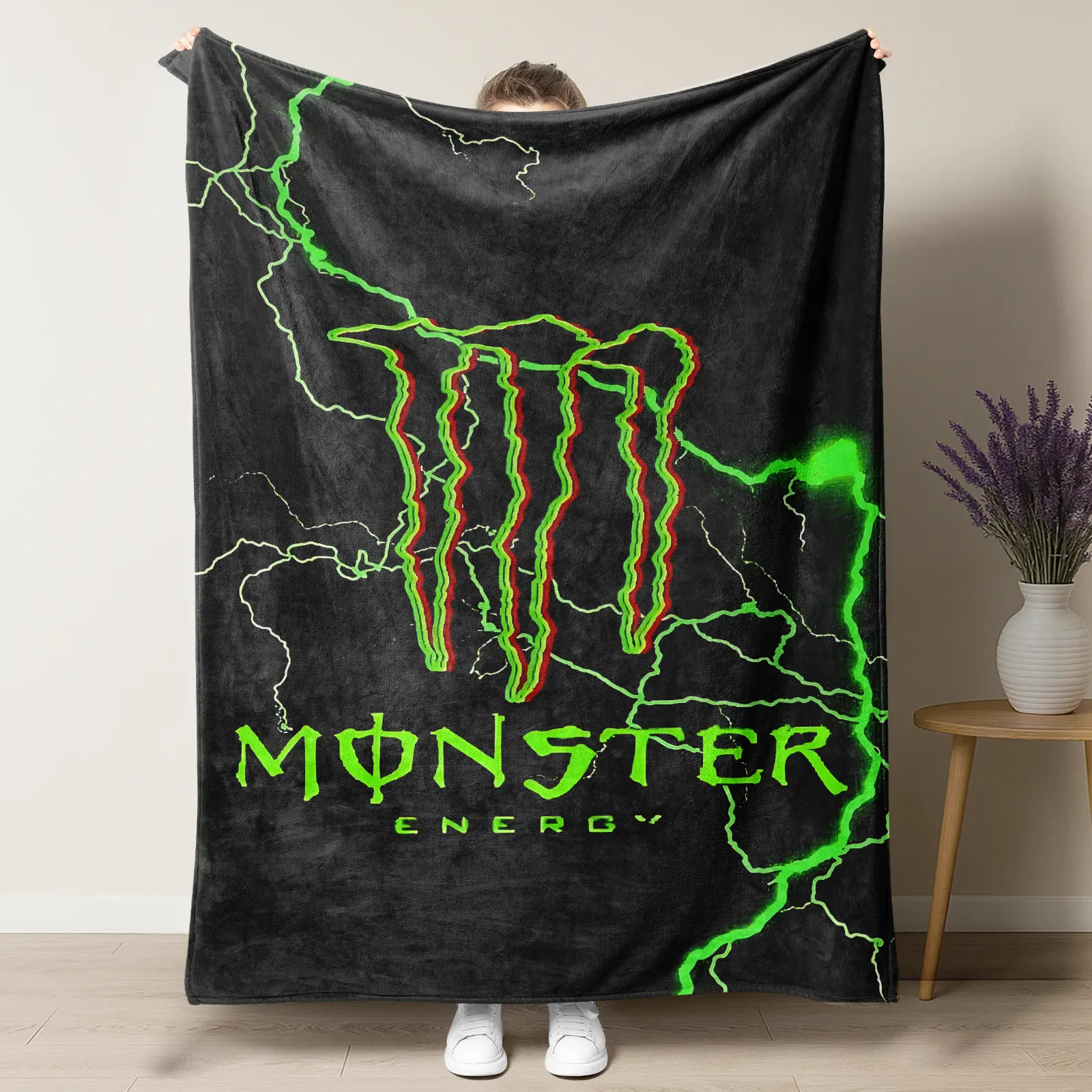 Monster Energy Claw Mark M Pattern Polyester 1-Piece Bold Print Flat Velvet Blanket for Home, Indoor Use
