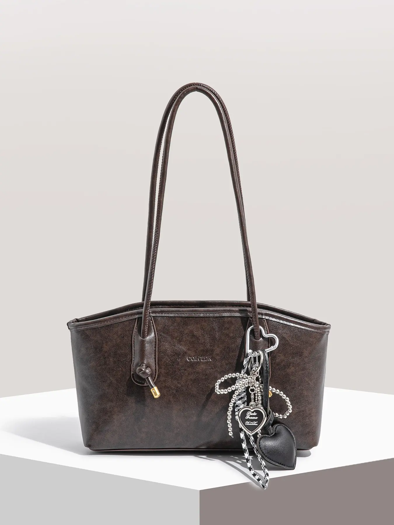 Valentine's Day personalized pendant lightweight women's bag, versatile design with black heart pendant, one shoulder armpit bag, Fashionable shoulder bag, Crossbody Shoulder Purses, ideal choice for going out, dating, Crossbody Bags