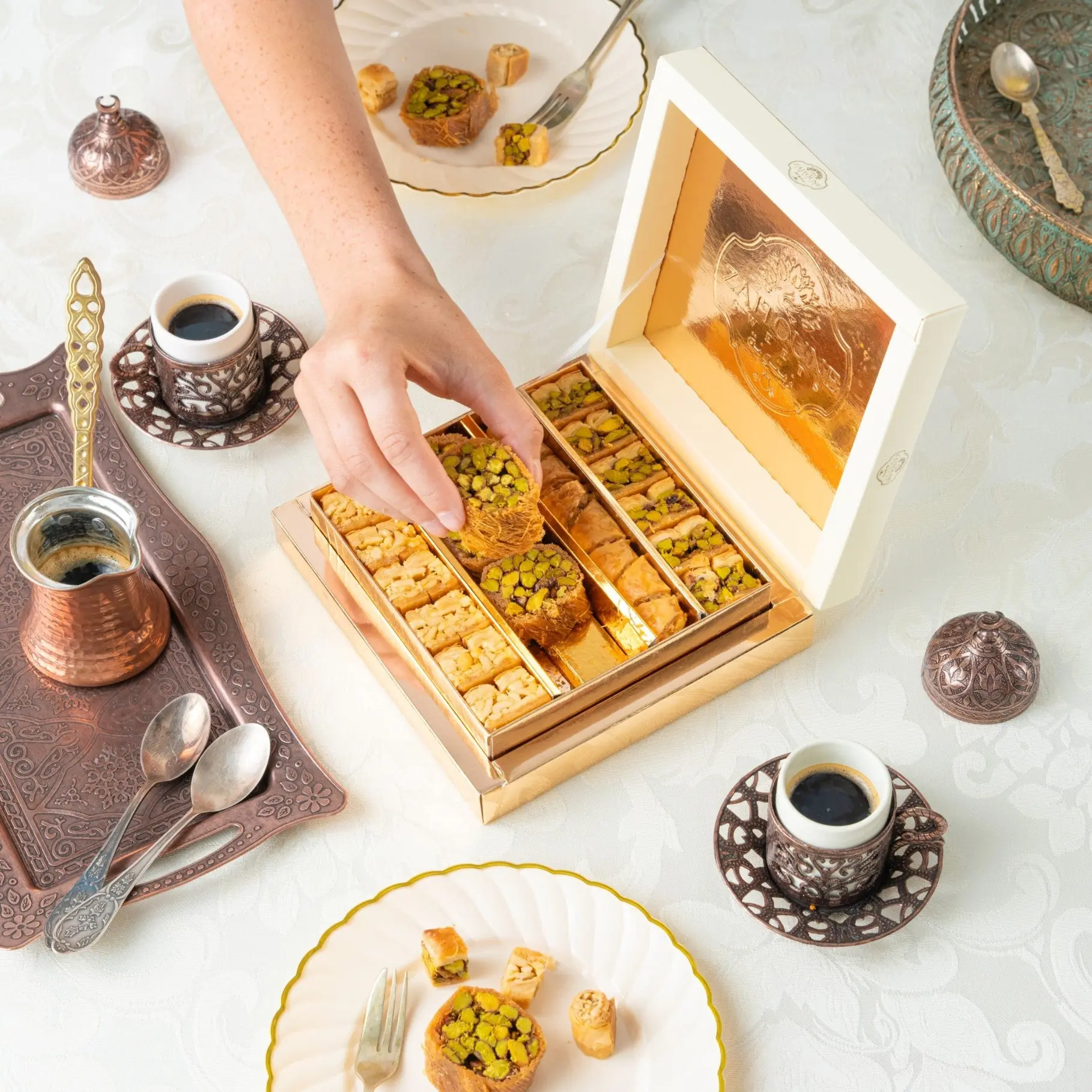 Zaitoune Mixed Baklava Dessert Pastry 250g - Turkish Nut-Filled Individual Pieces in a Cupboard-Storable Box, Sweet Snack