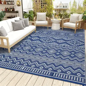 Modern Geometric Pattern Outdoor Rug Double-sided Foldable Plastic Straw Rug Large Size Outdoor Patio Decoration Rug Foldable and Easy to Carry for Balcony Gardens