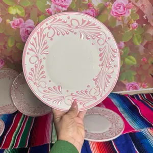 Plato relieve extendido redondo color rosa  10 In