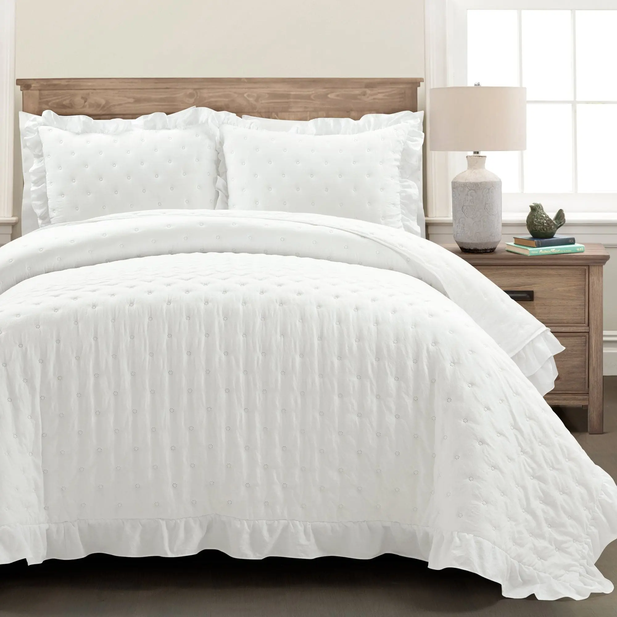 Lush Decor Reyna Ruffle Reversible Oversized 3-Piece Quilt Bedding Set - Full/Queen/King Sizes, Crinkled Fabric, Quilted Tufts, Ruffled Edges, Cozy Cottage Rustic Style, Bedroom Decor Ideas, Bed Accessories, Solid Design, Light Poly Fill