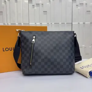 Pre-owned Louis Vuitton Canvas Shoulder Bags 7.8'' 2013 R2589 Shoulder Bag C13341655091 0313 T1 Qiqi