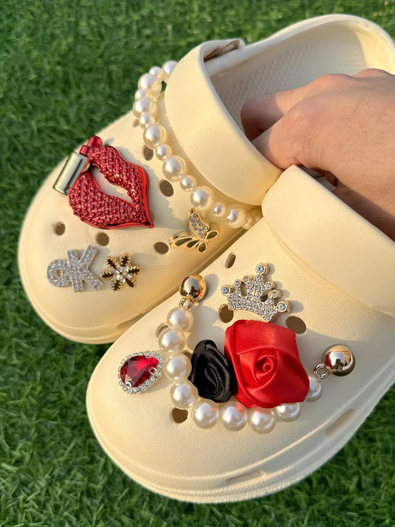 Fashionable Rose & Lip & Faux Pearl Decor Croc Charms, Bling Shoe Charms, Cute Diy Shoes Decorations for Clogs, Fashionable Shoes Accessories for Women & Girls, Shoe Embellishment Set