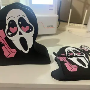 Scream sticky note holder and pen holder