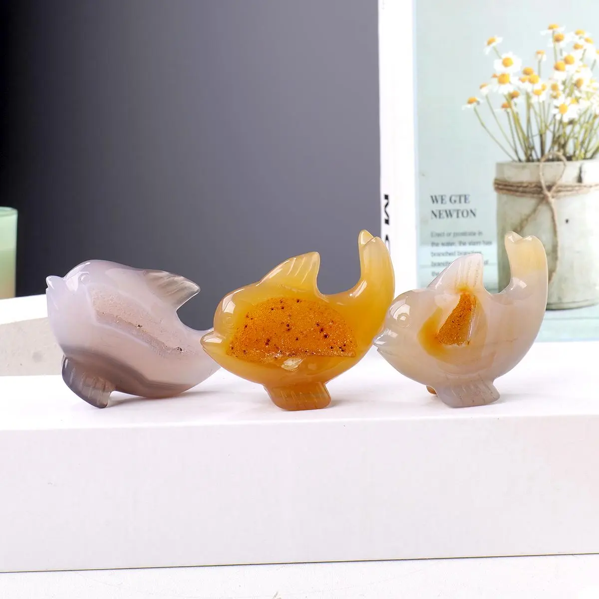 Natural Crystal Agate Dolphin Design Ornament, 1 Count Hand Engraving Display Healing Crystals, Home Decoration Gift for Friends